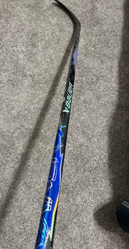 Senior Bauer Vapor Flylite Right Handed Hockey Stick P92 70 Flex Pro Stock