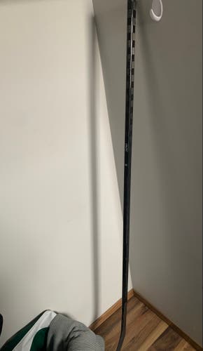 Senior Extra Lite Left Hand Hockey Stick Mid Pattern 85 Flex Pro Stock (Used)