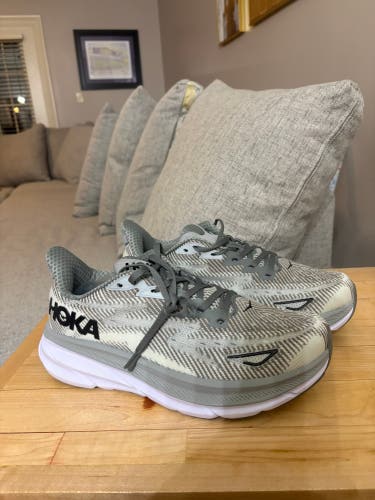 Gray Men's Adult Size M 9.5 (W 10.5) Hoka (New)