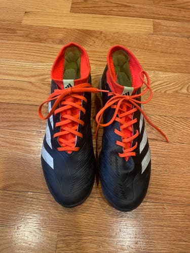 Black Men's Size M 9.0 (W 10.0) Adult Adidas Predator Indoor Shoes (Used)
