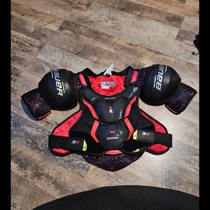 Large Intermediate Bauer Vapor 3X Shoulder Pads (Used)
