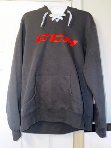 CCM Hockey Hoodie Men’s Size Medium Used Pre Owned Lace Good Condition Sports US