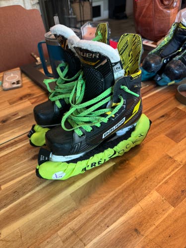 Black 2022 Bauer Supreme M4 Hockey Skates Regular Width Size 2 (New)