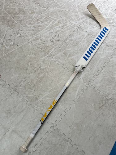 Binnington Intermediate Warrior Ritual V2 Pro+ Regular Goalie Stick 23.5" Paddle (Used)