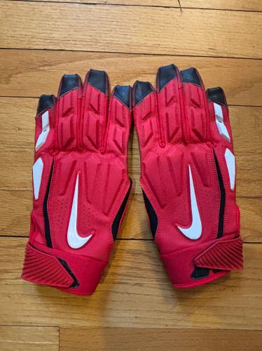 Red XXL Adult Nike D-TACK 6.0 Gloves (Used)