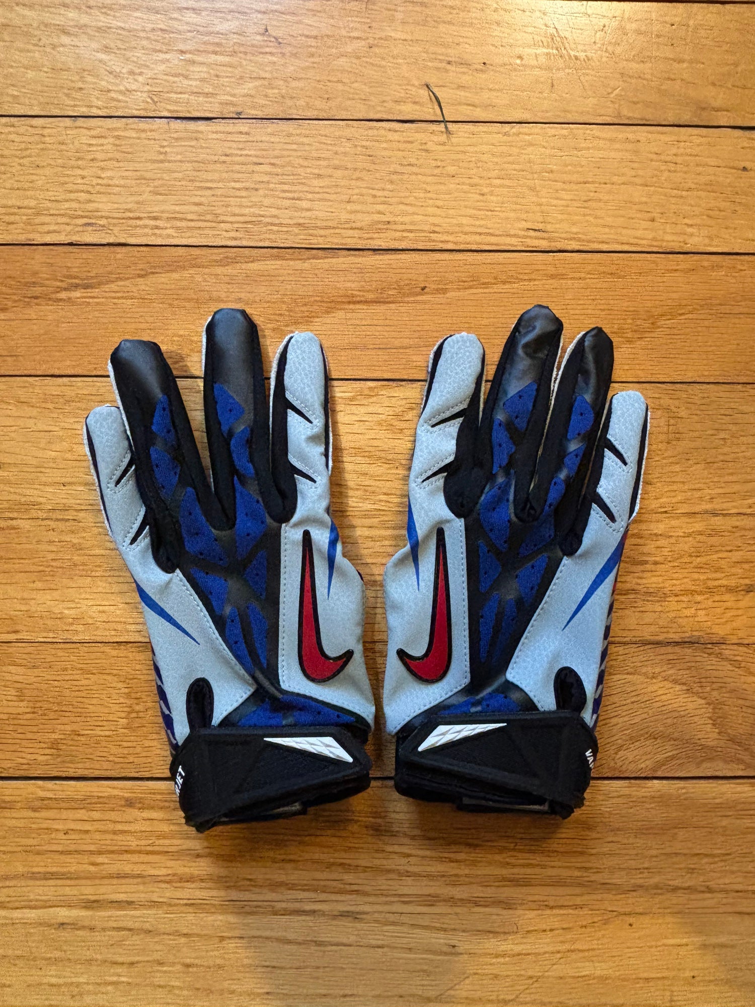 NY Giants Nike Vapor Jet Gloves (New) | SidelineSwap | Buy and