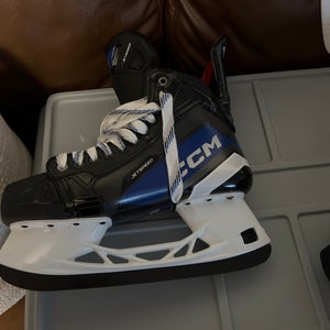 CCM JetSpeed XTRA PLUS Hockey Skates Regular Width 9 (New)