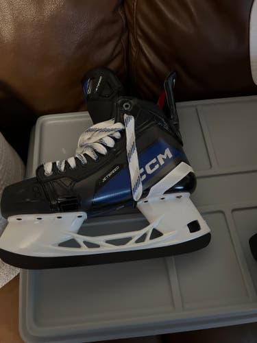 CCM JetSpeed XTRA PLUS Hockey Skates Regular Width 9 (New)