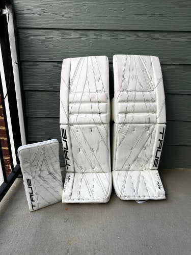 True Catalyst Px5 Regular Goalie Pro Stock (Used)