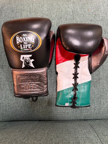 Boxing gloves -16 oz