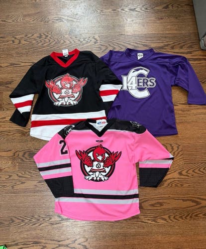 Youth medium hockey jerseys