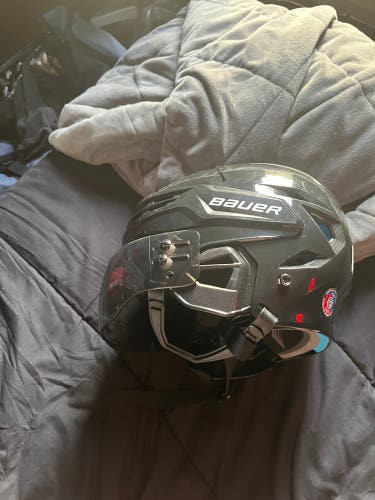 Medium Bauer Re-Akt 55 Helmet (New)