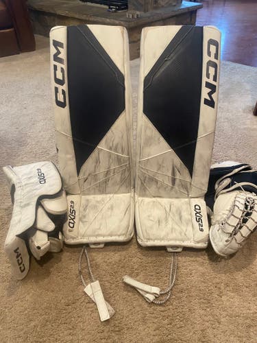30" 2024 CCM Axis 2.9 Regular Goalie Full Set (Used)
