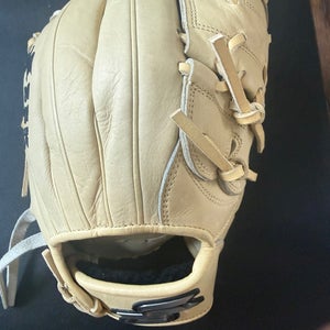 SSK Maestro Z9-1200 Pitcher/Utility Glove 12” Right Hand Throw New