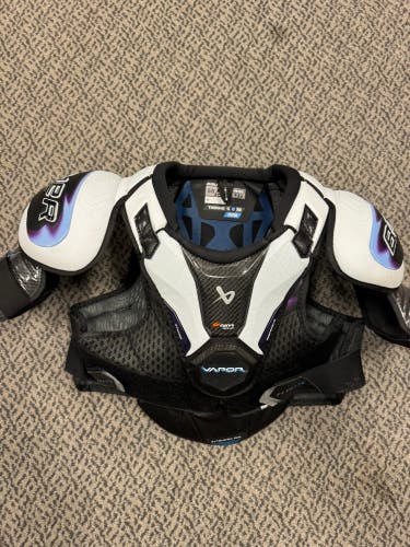 LIKE NEW Medium Senior Bauer Vapor Flylite Shoulder Pads (Used)