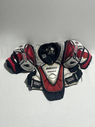 Medium Junior Bauer Shoulder Pads (Used)