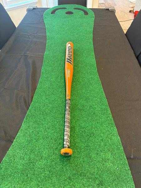 Softball Bat: Mizuno Orange Crush G5 Slowpitch Bat. Size: 34”/ -6, 2 1/4