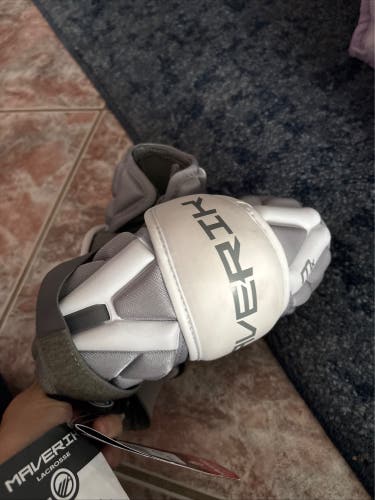 Small Adult Maverik MX Arm Pads (New)