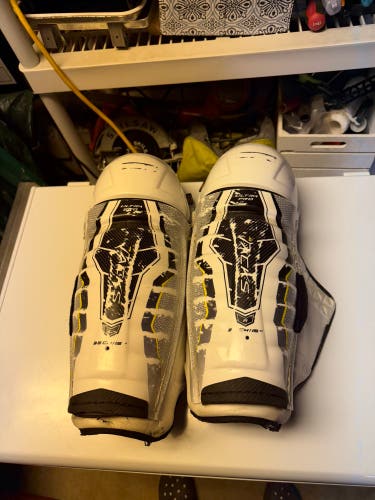 Senior CCM Ultra Tacks Pro 15" Shin Pads Pro Stock (Used)