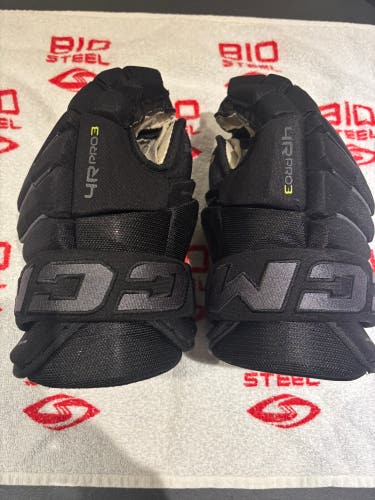 CCM Tacks 4 Roll Pro 3 Gloves 13" (Used)