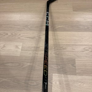 Senior CCM JetSpeed FT7 Pro Right Handed Hockey Stick P28 65 Flex Pro Stock (New)