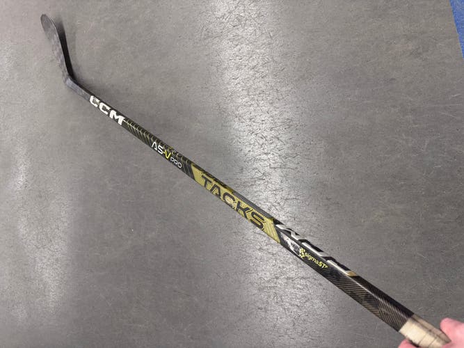 Intermediate CCM Super Tacks AS-V Pro Hockey Stick Right Handed P28 55 Flex (Used)