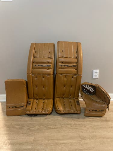 33" True Catalyst 7x-L87 Regular Goalie Full Set (Used)