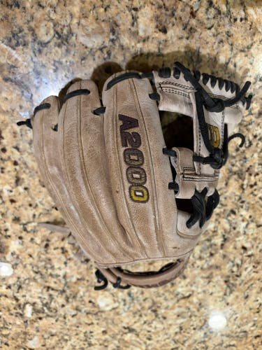 Wilson A2000 RH Infield Baseball Glove 11.5" (Used)