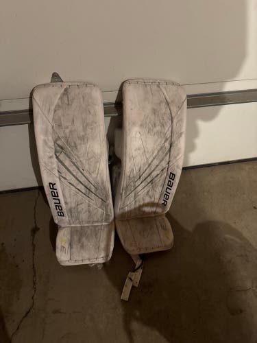 32" Bauer Vapor 3X Goalie Leg Pads (Used)