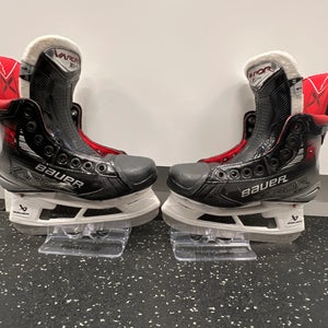 Bauer X5 pro Hockey Skates Extra Wide Width Size 1 (Used)