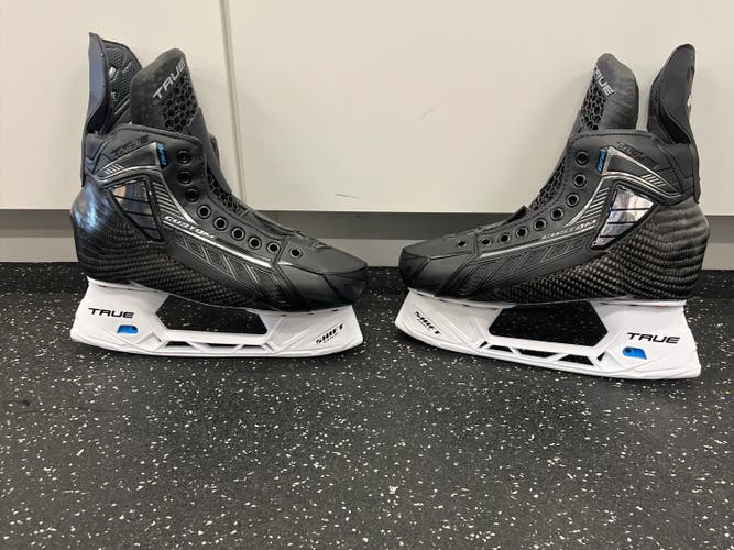 True SVH Hockey Skates 7 (New)