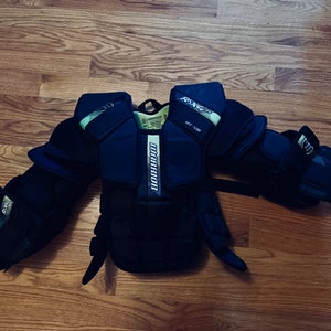 Small / Medium 2024 Warrior Ritual X4 E+ Goalie Chest Protector (Used)