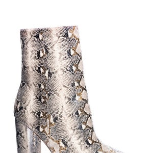 Chinese Laundry Kind Boot Women 5.5 Beige Snake Print Square Toe Bootie JOBB1004
