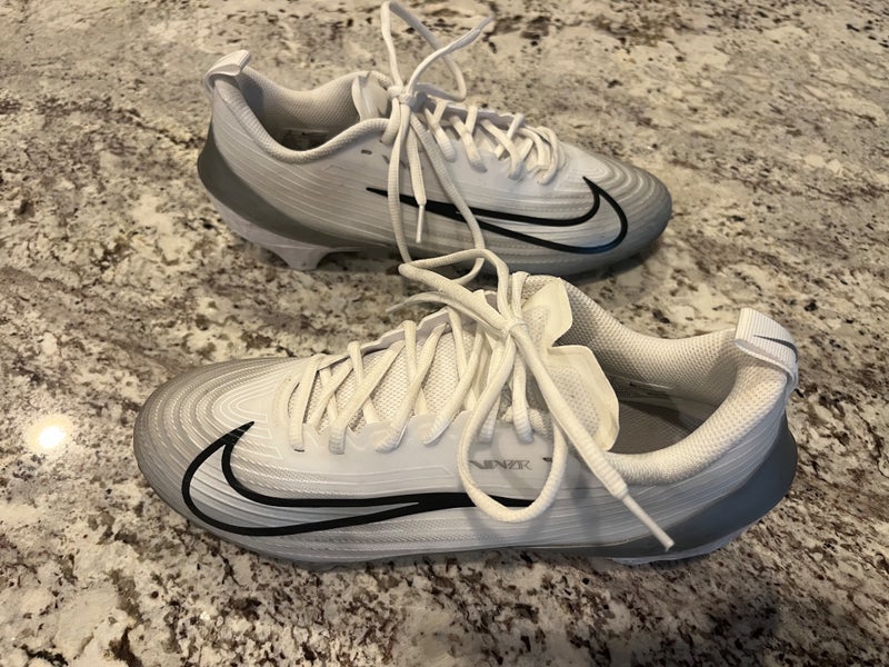 White Men's Size M 9.0 (W 10.0) Adult Nike Vapor Low Top Molded Cleats (Used)