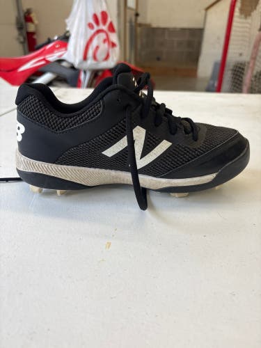 Black Kid's 4.5Y (Big Kids / Youth) Youth New Balance 4040v7 Low Top (Used)