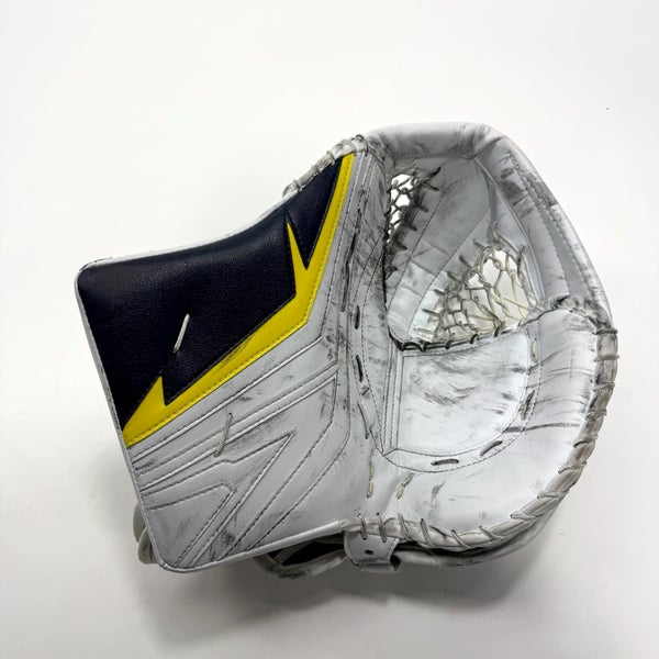 Used Team Sweden Regular Vaughn SLR4 Goalie Glove | Arvid Soderblom | BH397
