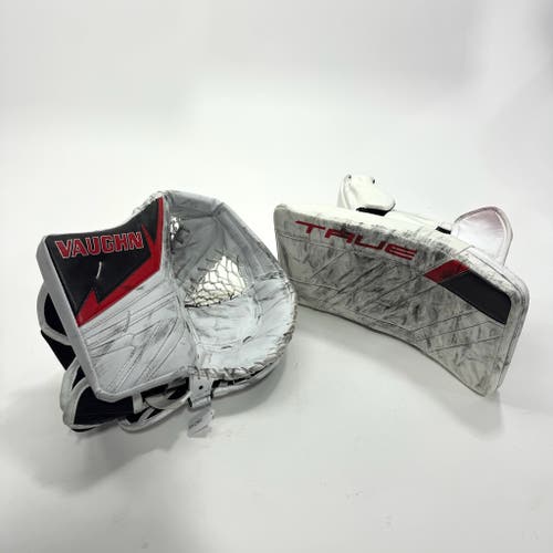 Used Chicago Blackhawks Vaughn and True Regular Glove and Blocker | Arvid Soderblom | BH389