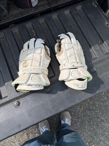 Maverik M3 Lacrosse Gloves (Used)