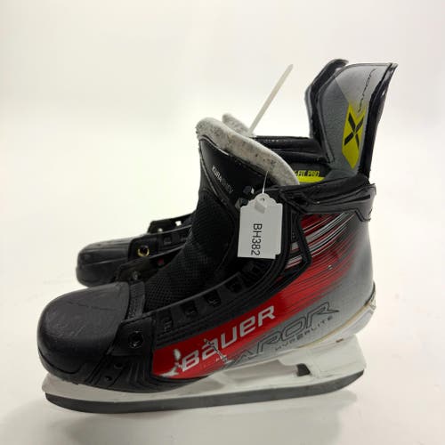 Used Red Bauer Vapor Hyperlite 2 Skates | Size 8 1/2 C | Kurashev | BH382