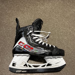 2025 CCM JetSpeed FT8 Pro Hockey Skates Pro Stock 9 (Used)
