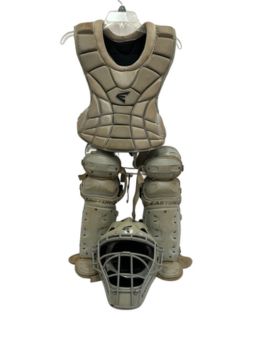 Used Easton 10-13 CATCHERS SET Catchers Helmet w/Mask Grey One Size 11692-S000148180