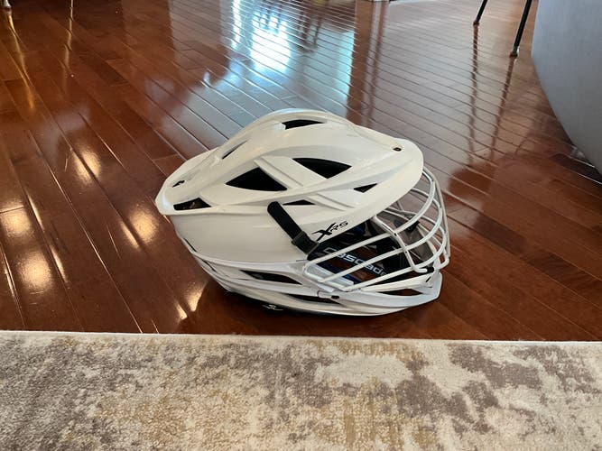 All white Cascade XRS Helmet (used)SEND OFFERS PLZ. WILLING TO NEGOTIATE!