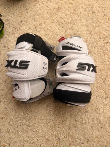 Medium Youth STX Arm Pads (Used)