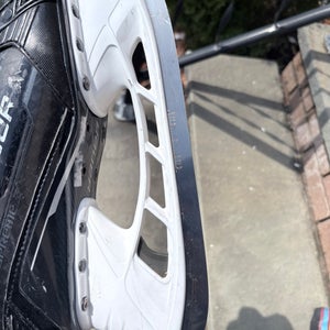 2022 Bauer Supreme Mach Hockey Skates 8 (Used)