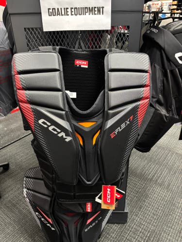 Large CCM Extreme Flex Shield 7 Goalie Chest Protector (New)