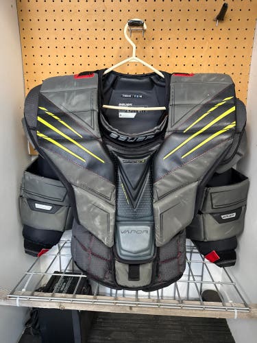 Bauer Hyperlite Goalie Chest Protector (Used) senior medium