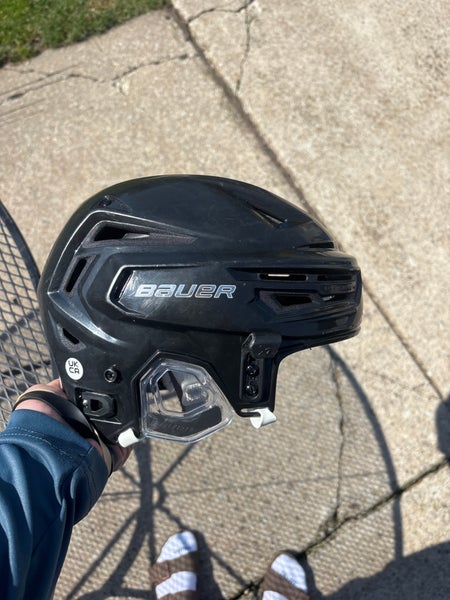 Medium Bauer Re-Akt 150 Helmet (Used)