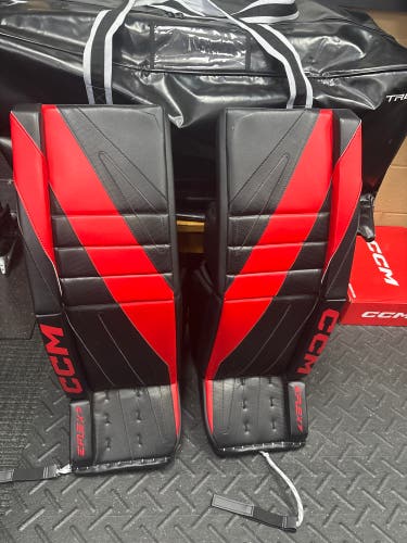 34" CCM Extreme Flex 7 Goalie Leg Pads (New)