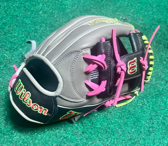 2025 Wilson A1000 RH Infield Baseball Glove 11.75" (New)