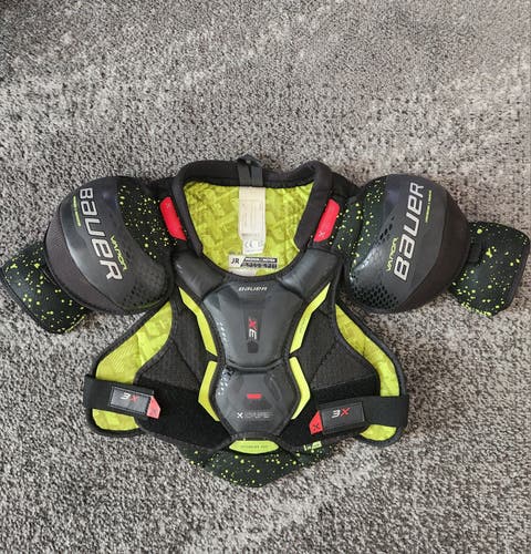 Medium Junior Bauer Shoulder Pads (Used)
